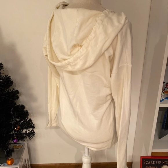 PINK creme long sleeve shirt - Picture 2 of 2